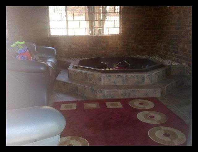 4 BEDROOM HOUSE FOR SALE IN NORKEM PARK